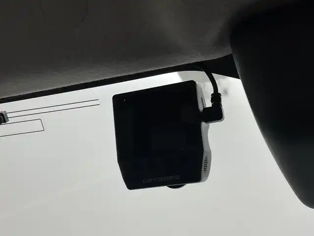 ダイハツ ムーヴ キャンバス ストライプス G 鹿児島県 2024(令6)年 1万km シャイニングホワイトパール/サンドベージュメタリック 純正9インチディスプレイオーディオ/（フルセグ/BT/HDMI/USB）/パノラミックビューモニター/スマートアシスト/レーンキープアシスト/両側パワースライドドア/前席シートヒーター/ホッとカップホルダー/オートライト/LEDヘットライト/プッシュスタート/アイドリングストップ/ワイヤレス充電機能/フロアマット/スマートキー