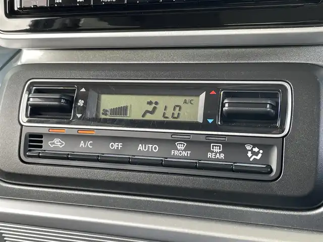 スズキ スペーシア ギア HYBRID XZターボ 佐賀県 2019(平31)年 2.8万km オフブルーメタリック/ガンメタリック2トーンルーフ 純正8インチSDナビゲーション/・フルセグTV/CD/DVD/SD/Bluetooth/全方位モニター/前後ドライブレコーダー/ビルトインETC/ヘッドアップディスプレイ/両側パワースライドドア/天井サーキュレーター/DN席シートヒーター/後席サンシェード/ISOFIX対応/パドルシフト/革巻きステアリング/ステアリングリモコン/純正LEDヘッドライト/・オートマチックハイビーム/純正LEDフォグランプ/純正フロアマット/純正ドアバイザ―/クルーズコントロール/車線逸脱警報機能/デュアルセンサーブレーキサポート/パーキングセンサー