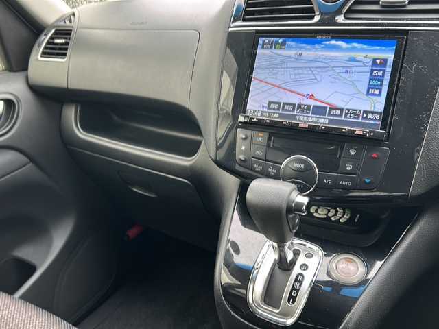 日産 セレナ ハイウェイS S HV Aセーフ 千葉県 2014(平26)年 15.7万km ブリリアントホワイトパール ナビ　全方位カメラ　フルセグＴＶ　Ｂｔ　アルパインフリップダウンモニター　両側パワースライドドア　前後ドラレコ　クルコン　エアロ　前後センサー　マット　純正１５インチＡＷ　スマートキー エマブレ