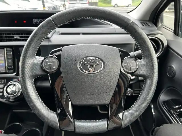 トヨタ アクア G G’s 佐賀県 2016(平28)年 3.2万km ライムホワイトパールクリスタルシャイン トヨタセーフティセンス/・プリクラッシュセーフティ/・レーンディパーチャーアラート/・オートマチックハイビーム/クルーズコントロール/社外ナビ/・バックカメラ/・フルセグTV/BT/CD/DVD/G’z専用17インチAW/G’z専用ハーフレザーシート/前席シートヒーター/LEDヘッドライト/オートライト/フォグランプ/ETC/プッシュスタート/ステアリングスイッチ/ISOFIX/スペアキー×１