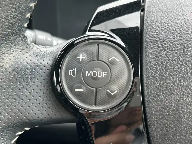 トヨタ アクア G G’s 佐賀県 2016(平28)年 3.2万km ライムホワイトパールクリスタルシャイン トヨタセーフティセンス/・プリクラッシュセーフティ/・レーンディパーチャーアラート/・オートマチックハイビーム/クルーズコントロール/社外ナビ/・バックカメラ/・フルセグTV/BT/CD/DVD/G’z専用17インチAW/G’z専用ハーフレザーシート/前席シートヒーター/LEDヘッドライト/オートライト/フォグランプ/ETC/プッシュスタート/ステアリングスイッチ/ISOFIX/スペアキー×１