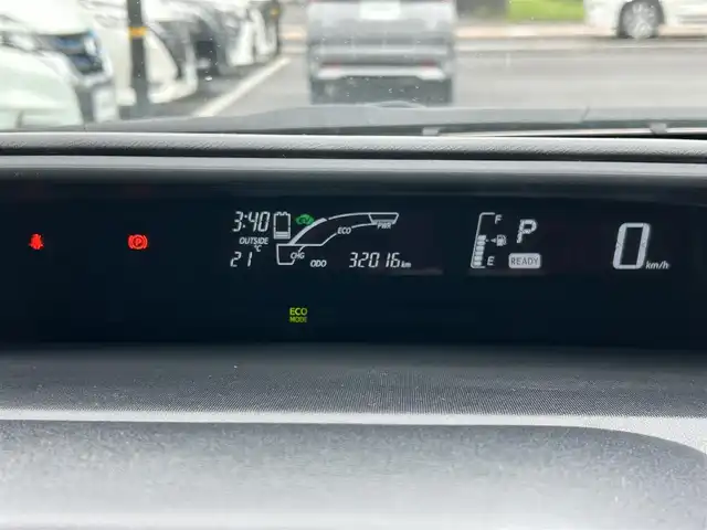 トヨタ アクア G G’s 佐賀県 2016(平28)年 3.2万km ライムホワイトパールクリスタルシャイン トヨタセーフティセンス/・プリクラッシュセーフティ/・レーンディパーチャーアラート/・オートマチックハイビーム/クルーズコントロール/社外ナビ/・バックカメラ/・フルセグTV/BT/CD/DVD/G’z専用17インチAW/G’z専用ハーフレザーシート/前席シートヒーター/LEDヘッドライト/オートライト/フォグランプ/ETC/プッシュスタート/ステアリングスイッチ/ISOFIX/スペアキー×１