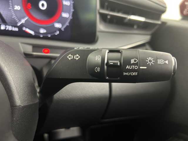 日産 オーラ ニスモ 愛知県 2022(令4)年 2.5万km ピュアホワイトパール 純正9インチナビ/（AM/FM/Bluetooth/Bluetooth）/全方位カメラ/ワイヤレス充電/プロパイロット/衝突軽減ブレーキ/レーンキープアシスト/追従式クルーズコントロール/クリアランスソナー/ブラインドスポットモニター/ETC2.0/デジタルルームミラー/純正ドライブレコーダー/ステアリングヒーター/シートヒーター/純正17インチアルミホイール/フロント・リアフォグライト/LEDヘッドライト/スマートキー/純正フロアマット
