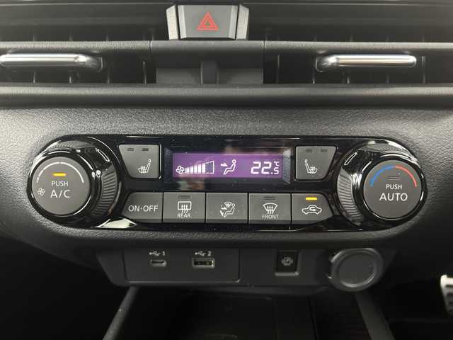 日産 オーラ ニスモ 愛知県 2022(令4)年 2.5万km ピュアホワイトパール 純正9インチナビ/（AM/FM/Bluetooth/Bluetooth）/全方位カメラ/ワイヤレス充電/プロパイロット/衝突軽減ブレーキ/レーンキープアシスト/追従式クルーズコントロール/クリアランスソナー/ブラインドスポットモニター/ETC2.0/デジタルルームミラー/純正ドライブレコーダー/ステアリングヒーター/シートヒーター/純正17インチアルミホイール/フロント・リアフォグライト/LEDヘッドライト/スマートキー/純正フロアマット