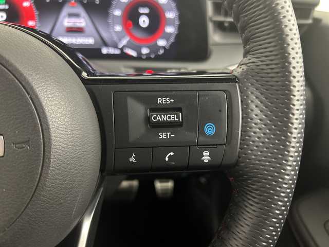 日産 オーラ ニスモ 愛知県 2022(令4)年 2.5万km ピュアホワイトパール 純正9インチナビ/（AM/FM/Bluetooth/Bluetooth）/全方位カメラ/ワイヤレス充電/プロパイロット/衝突軽減ブレーキ/レーンキープアシスト/追従式クルーズコントロール/クリアランスソナー/ブラインドスポットモニター/ETC2.0/デジタルルームミラー/純正ドライブレコーダー/ステアリングヒーター/シートヒーター/純正17インチアルミホイール/フロント・リアフォグライト/LEDヘッドライト/スマートキー/純正フロアマット