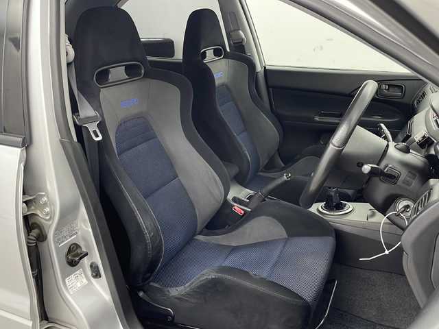 三菱 ランサー GSR エボリューションⅦ 栃木県 2001(平13)年 7.1万km サテライトシルバー 社外７インチナビ/（DVD/CD/AM・FM/BT)/ドライブレコーダー/電動格納ミラー/4WD/５速MT/センターデフロック/純正レカロシート/革巻きステアリング/革巻きシフトレバー/フォグライト/純正１７インチAW/オートエアコン/ドアバイザー/ターボタイマー/スペアキー２本/新車時保証書/取扱説明書