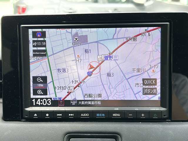 ホンダ ヴェゼル ハイブリッド e:HEV Z 大阪府 2021(令3)年 2.7万km クリスタルブラックパール ワンオーナー/純正メモリナビ/・AM/FM/CD/DVD/Bluetooth/・ワンセグテレビ/ETC/クルーズコントロール/レーンキープアシスト/ブラインドスポットモニター/アイドリングストップ/横滑り防止装置/盗難防止装置/電動パーキングブレーキ/コーナーセンサー/シートヒーター（D席+N席）/LEDヘッドライト/オートマチックハイビーム/オートライト/オートエアコン/プッシュスタートボタン/スマートキー×2/ステアリングリモコン/革巻きステアリング/純正18インチアルミホイール/12V充電器/USBジャック/純正フロアマット/ドアバイザー/保証書/取扱説明書
