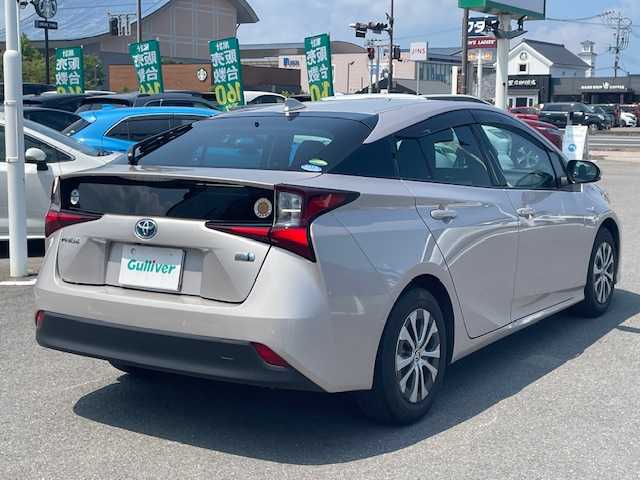 トヨタ プリウス A 長崎県 2019(平31)年 5.4万km スティールブロンドM ワンオーナー/純正メモリーナビ/CD/DVD/BT/フルセグTV/バックカメラ/トヨタセーフティセンス/レーダークルーズコントロール/ステアリングスイッチ/ブラインドスポットモニター/D席パワーシート/パーキングサポート/オートマチックハイビーム/LEDヘッドライト/ナビ連動ドライブレコーダー/革巻きステアリング/コーナーセンサー前後/ビルトインETC