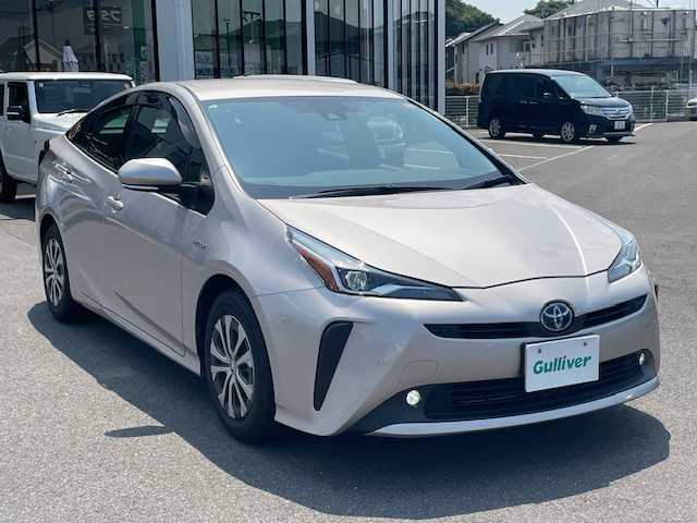 トヨタ プリウス A 長崎県 2019(平31)年 5.4万km スティールブロンドM ワンオーナー/純正メモリーナビ/CD/DVD/BT/フルセグTV/バックカメラ/トヨタセーフティセンス/レーダークルーズコントロール/ステアリングスイッチ/ブラインドスポットモニター/D席パワーシート/パーキングサポート/オートマチックハイビーム/LEDヘッドライト/ナビ連動ドライブレコーダー/革巻きステアリング/コーナーセンサー前後/ビルトインETC