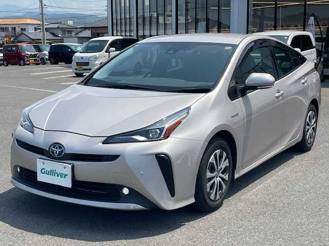 トヨタ プリウス A 長崎県 2019(平31)年 5.4万km スティールブロンドM ワンオーナー/純正メモリーナビ/CD/DVD/BT/フルセグTV/バックカメラ/トヨタセーフティセンス/レーダークルーズコントロール/ステアリングスイッチ/ブラインドスポットモニター/D席パワーシート/パーキングサポート/オートマチックハイビーム/LEDヘッドライト/ナビ連動ドライブレコーダー/革巻きステアリング/コーナーセンサー前後/ビルトインETC