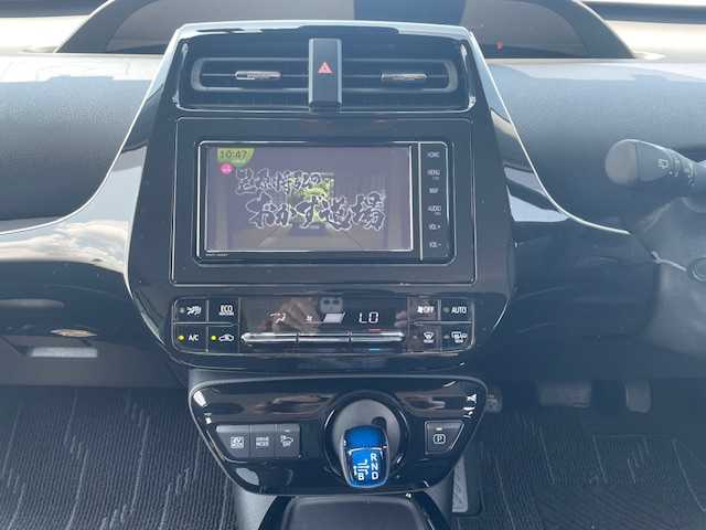 トヨタ プリウス A 長崎県 2019(平31)年 5.4万km スティールブロンドM ワンオーナー/純正メモリーナビ/CD/DVD/BT/フルセグTV/バックカメラ/トヨタセーフティセンス/レーダークルーズコントロール/ステアリングスイッチ/ブラインドスポットモニター/D席パワーシート/パーキングサポート/オートマチックハイビーム/LEDヘッドライト/ナビ連動ドライブレコーダー/革巻きステアリング/コーナーセンサー前後/ビルトインETC