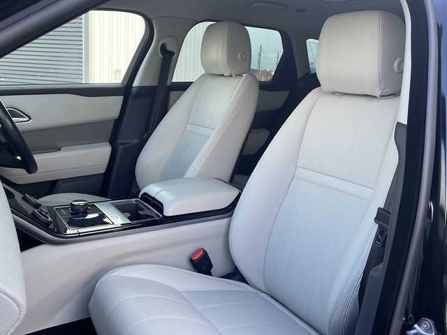 ランドローバー レンジローバーヴェラール SE 250PS 道東・釧路十勝 2019(令1)年 3.5万km 黒 ・４WD/・純正ナビ（TV/BT/AM/FM）/・フルセグTV/・全周囲カメラ（バック/サイド/フロント）/・ETC/・アイドリングストップ/・2列目シートリクライニング/・シートリフター/・パワーメモリーシート/・電動リアゲート/・ムーンルーフ/・クルーズコントロール/・ヒルスタートアシスト/・ダウンヒルアシスト/・前席シートヒーター/・社外20インチAW/・LEDヘッドライト