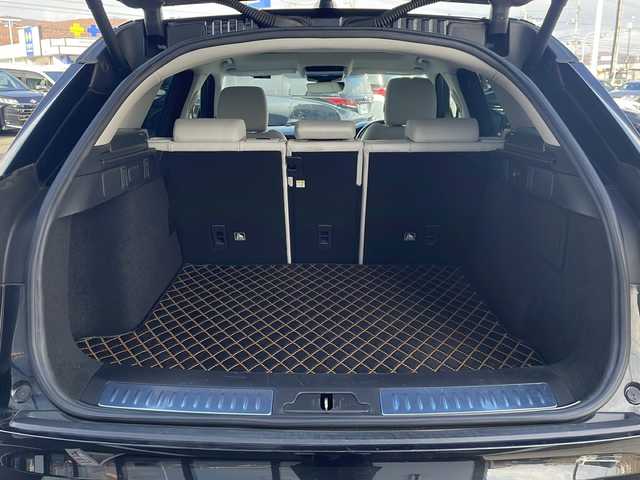 ランドローバー レンジローバーヴェラール SE 250PS 道東・釧路十勝 2019(令1)年 3.5万km 黒 ・４WD/・純正ナビ（TV/BT/AM/FM）/・フルセグTV/・全周囲カメラ（バック/サイド/フロント）/・ETC/・アイドリングストップ/・2列目シートリクライニング/・シートリフター/・パワーメモリーシート/・電動リアゲート/・ムーンルーフ/・クルーズコントロール/・ヒルスタートアシスト/・ダウンヒルアシスト/・前席シートヒーター/・社外20インチAW/・LEDヘッドライト