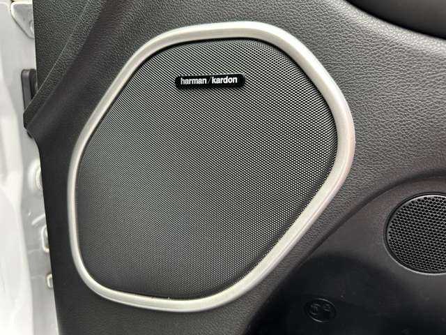 クライスラー・ジープ ジープ グランドチェロキー サミット 千葉県 2019(令1)年 5.4万km 白 パノラマＳＲ　/ｈａｒｍａｎ／ｋａｒｄｏｎ　/黒革　/ヒーター＆ベンチレーション　/ウッドコンビステアリング　/２０インチアルミホイール　/ＡＣＣ　/バックカメラ　/Ｂｌｕｅｔｏｏｔｈ　/エアサス　/パワーバックドア