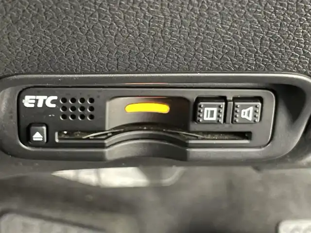 ホンダ ヴェゼル ハイブリッド Z ホンダセンシング 千葉県 2016(平28)年 3.4万km ルナシルバーM 禁煙車/ホンダセンシング/・衝突軽減ブレーキ/・歩行者事故低減ステアリング/・アダプティブクルーズコントロール/・車線維持支援システム/・路外逸脱抑制機能/・誤発進抑制機能/・先行車発進お知らせ機能/・標識認識機能/バックモニター/LEDオートライト/ハーフレザーシート/シートヒーター/純正17インチアルミホイール/パドルシフト/プッシュスタート/スマートキー/ドアバイザー/スペアキー