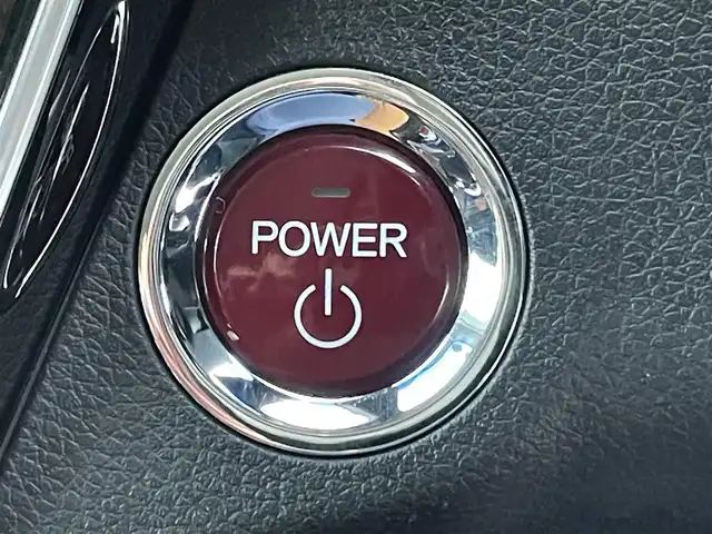 ホンダ ヴェゼル ハイブリッド Z ホンダセンシング 千葉県 2016(平28)年 3.4万km ルナシルバーM 禁煙車/ホンダセンシング/・衝突軽減ブレーキ/・歩行者事故低減ステアリング/・アダプティブクルーズコントロール/・車線維持支援システム/・路外逸脱抑制機能/・誤発進抑制機能/・先行車発進お知らせ機能/・標識認識機能/バックモニター/LEDオートライト/ハーフレザーシート/シートヒーター/純正17インチアルミホイール/パドルシフト/プッシュスタート/スマートキー/ドアバイザー/スペアキー