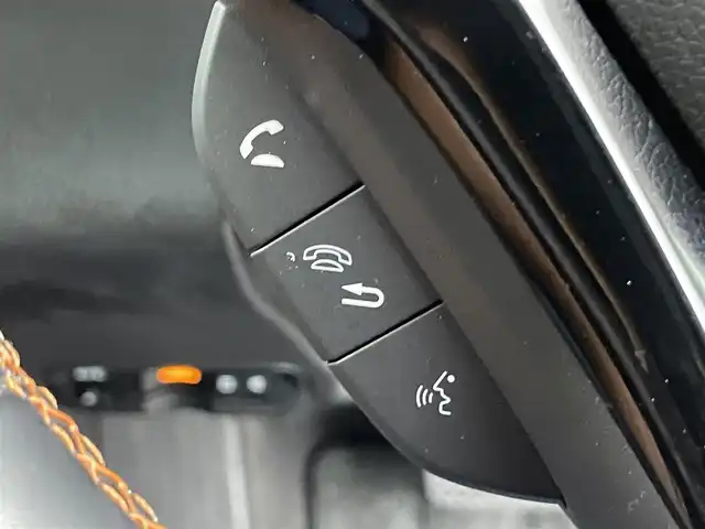 ホンダ ヴェゼル ハイブリッド Z ホンダセンシング 千葉県 2016(平28)年 3.4万km ルナシルバーM 禁煙車/ホンダセンシング/・衝突軽減ブレーキ/・歩行者事故低減ステアリング/・アダプティブクルーズコントロール/・車線維持支援システム/・路外逸脱抑制機能/・誤発進抑制機能/・先行車発進お知らせ機能/・標識認識機能/バックモニター/LEDオートライト/ハーフレザーシート/シートヒーター/純正17インチアルミホイール/パドルシフト/プッシュスタート/スマートキー/ドアバイザー/スペアキー