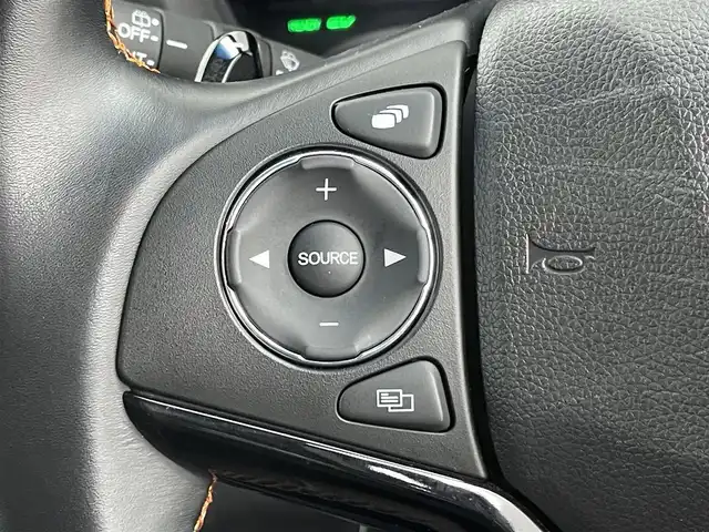 ホンダ ヴェゼル ハイブリッド Z ホンダセンシング 千葉県 2016(平28)年 3.4万km ルナシルバーM 禁煙車/ホンダセンシング/・衝突軽減ブレーキ/・歩行者事故低減ステアリング/・アダプティブクルーズコントロール/・車線維持支援システム/・路外逸脱抑制機能/・誤発進抑制機能/・先行車発進お知らせ機能/・標識認識機能/バックモニター/LEDオートライト/ハーフレザーシート/シートヒーター/純正17インチアルミホイール/パドルシフト/プッシュスタート/スマートキー/ドアバイザー/スペアキー