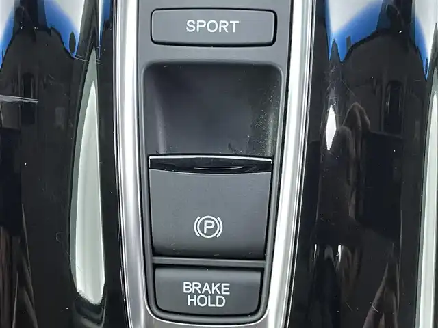 ホンダ ヴェゼル ハイブリッド Z ホンダセンシング 千葉県 2016(平28)年 3.4万km ルナシルバーM 禁煙車/ホンダセンシング/・衝突軽減ブレーキ/・歩行者事故低減ステアリング/・アダプティブクルーズコントロール/・車線維持支援システム/・路外逸脱抑制機能/・誤発進抑制機能/・先行車発進お知らせ機能/・標識認識機能/バックモニター/LEDオートライト/ハーフレザーシート/シートヒーター/純正17インチアルミホイール/パドルシフト/プッシュスタート/スマートキー/ドアバイザー/スペアキー