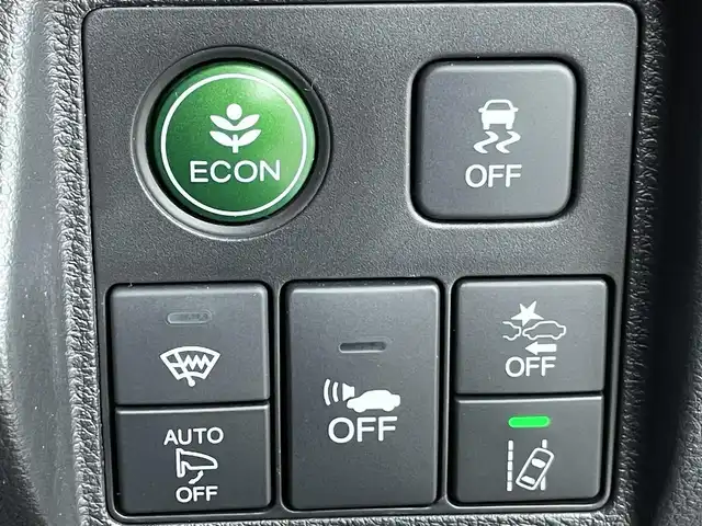 ホンダ ヴェゼル ハイブリッド Z ホンダセンシング 千葉県 2016(平28)年 3.4万km ルナシルバーM 禁煙車/ホンダセンシング/・衝突軽減ブレーキ/・歩行者事故低減ステアリング/・アダプティブクルーズコントロール/・車線維持支援システム/・路外逸脱抑制機能/・誤発進抑制機能/・先行車発進お知らせ機能/・標識認識機能/バックモニター/LEDオートライト/ハーフレザーシート/シートヒーター/純正17インチアルミホイール/パドルシフト/プッシュスタート/スマートキー/ドアバイザー/スペアキー