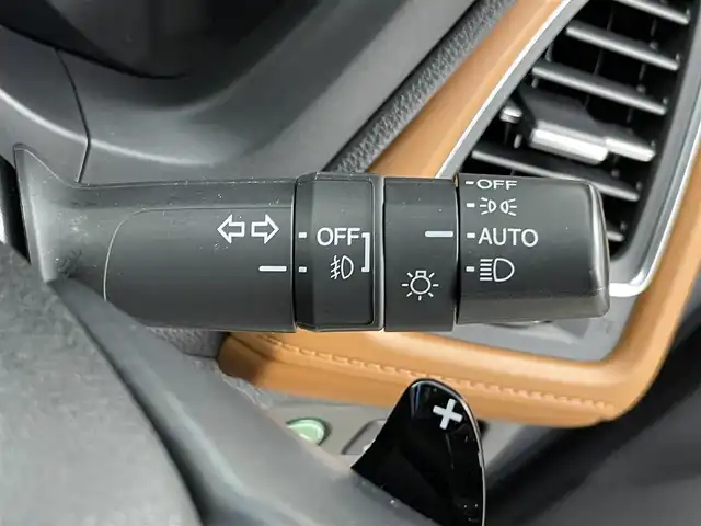 ホンダ ヴェゼル ハイブリッド Z ホンダセンシング 千葉県 2016(平28)年 3.4万km ルナシルバーM 禁煙車/ホンダセンシング/・衝突軽減ブレーキ/・歩行者事故低減ステアリング/・アダプティブクルーズコントロール/・車線維持支援システム/・路外逸脱抑制機能/・誤発進抑制機能/・先行車発進お知らせ機能/・標識認識機能/バックモニター/LEDオートライト/ハーフレザーシート/シートヒーター/純正17インチアルミホイール/パドルシフト/プッシュスタート/スマートキー/ドアバイザー/スペアキー