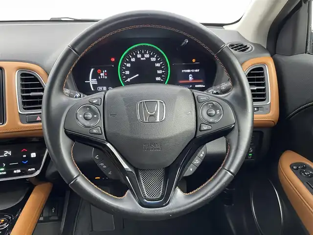 ホンダ ヴェゼル ハイブリッド Z ホンダセンシング 千葉県 2016(平28)年 3.4万km ルナシルバーM 禁煙車/ホンダセンシング/・衝突軽減ブレーキ/・歩行者事故低減ステアリング/・アダプティブクルーズコントロール/・車線維持支援システム/・路外逸脱抑制機能/・誤発進抑制機能/・先行車発進お知らせ機能/・標識認識機能/バックモニター/LEDオートライト/ハーフレザーシート/シートヒーター/純正17インチアルミホイール/パドルシフト/プッシュスタート/スマートキー/ドアバイザー/スペアキー