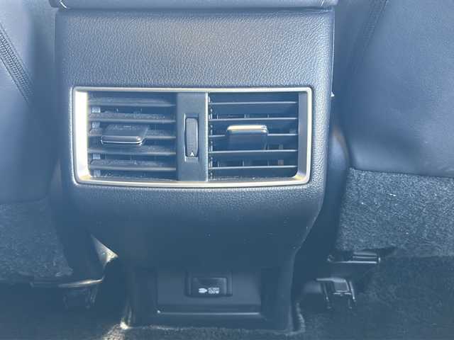 レクサス ＮＸ 300h バージョンL 佐賀県 2015(平27)年 9.6万km ソニッククォーツ 純正ナビ(B9066)/Bluetooth/CD/DVD/USB/フルセグTV/バックカメラ、サイドカメラ/クルーズコントロール/サンルーフ/衝突軽減システム/ブレーキホールド/クリアランスソナー/パドルシフト/ステアリングヒーター/前席パワーシート/レザーシート/前席シートヒーター/エアシート/LEDオートライト/オートエアコン/ETC/スペアキー/ステアリングスイッチ/革巻きステアリング/保証書/取扱説明書/点検記録簿(H29)