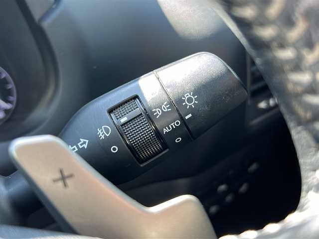 レクサス ＮＸ 300h バージョンL 佐賀県 2015(平27)年 9.6万km ソニッククォーツ 純正ナビ(B9066)/Bluetooth/CD/DVD/USB/フルセグTV/バックカメラ、サイドカメラ/クルーズコントロール/サンルーフ/衝突軽減システム/ブレーキホールド/クリアランスソナー/パドルシフト/ステアリングヒーター/前席パワーシート/レザーシート/前席シートヒーター/エアシート/LEDオートライト/オートエアコン/ETC/スペアキー/ステアリングスイッチ/革巻きステアリング/保証書/取扱説明書/点検記録簿(H29)