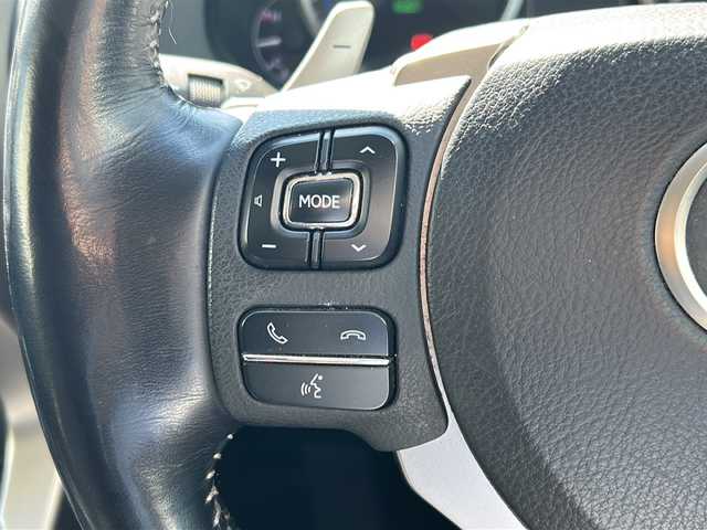 レクサス ＮＸ 300h バージョンL 佐賀県 2015(平27)年 9.6万km ソニッククォーツ 純正ナビ(B9066)/Bluetooth/CD/DVD/USB/フルセグTV/バックカメラ、サイドカメラ/クルーズコントロール/サンルーフ/衝突軽減システム/ブレーキホールド/クリアランスソナー/パドルシフト/ステアリングヒーター/前席パワーシート/レザーシート/前席シートヒーター/エアシート/LEDオートライト/オートエアコン/ETC/スペアキー/ステアリングスイッチ/革巻きステアリング/保証書/取扱説明書/点検記録簿(H29)
