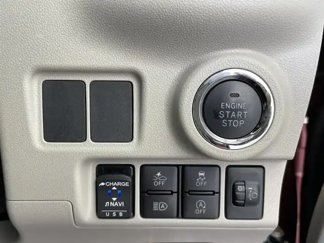 ダイハツ キャスト スタイル G VS SAⅢ 大分県 2020(令2)年 1万km ファイアークォーツレッドM 純正SDナビ/Bluetooth/TV/フルセグ/DVD/AM/FM/全周囲カメラ/バックカメラ/シートヒーター/ETC/USB/衝突軽減システム/横滑り防止装置/アイドリンクストップ/オートライト/純正マット/純正AW15インチ/電動格納ミラー/スペアキー