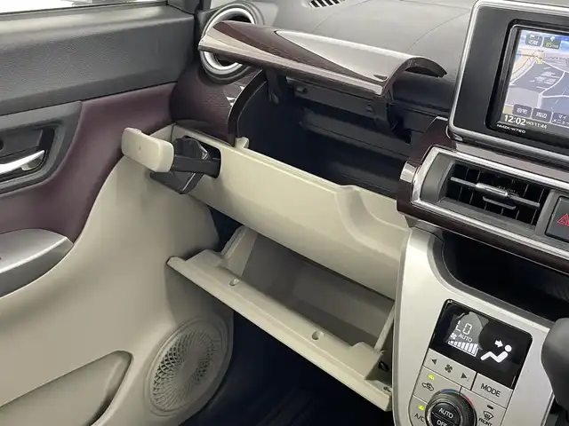 ダイハツ キャスト スタイル G VS SAⅢ 大分県 2020(令2)年 1万km ファイアークォーツレッドM 純正SDナビ/Bluetooth/TV/フルセグ/DVD/AM/FM/全周囲カメラ/バックカメラ/シートヒーター/ETC/USB/衝突軽減システム/横滑り防止装置/アイドリンクストップ/オートライト/純正マット/純正AW15インチ/電動格納ミラー/スペアキー