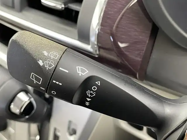 ダイハツ キャスト スタイル G VS SAⅢ 大分県 2020(令2)年 1万km ファイアークォーツレッドM 純正SDナビ/Bluetooth/TV/フルセグ/DVD/AM/FM/全周囲カメラ/バックカメラ/シートヒーター/ETC/USB/衝突軽減システム/横滑り防止装置/アイドリンクストップ/オートライト/純正マット/純正AW15インチ/電動格納ミラー/スペアキー