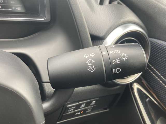 マツダ マツダ２ XD プロアクティブ Sパッケージ 福岡県 2020(令2)年 6.4万km スノーフレイクホワイトパールマイカ 純正メーカーナビ/フルセグ　DVD再生　Bluetoothオーディオ/社外TVキット/全方位カメラ/パドルシフト/革巻きステアリング/スマートキー/純正16インチアルミホイル/運転席パワーシート/ETC車載機/シートヒーター/ステアリングヒーター/純正フロアマット