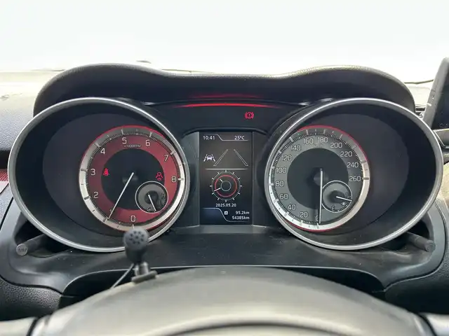 スズキ スイフト スポーツ セーフティPKG 愛媛県 2018(平30)年 5.5万km スーパーブラックパール ６速ＭＴ/フォグランプ/ＬＥＤライト/オートライト/バックカメラ/全方位カメラ/フルセグＴＶ/純正アルミホイール/ドラレコ前方/純正フロアマット/ビルトインＥＴＣ/ＵＳＢ入力端子/レーンキープアシスト/シートヒーターD席/Bluetooth/クルーズコントロール有/追従走行有