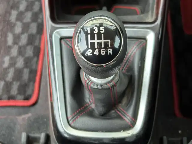 スズキ スイフト スポーツ セーフティPKG 愛媛県 2018(平30)年 5.5万km スーパーブラックパール ６速ＭＴ/フォグランプ/ＬＥＤライト/オートライト/バックカメラ/全方位カメラ/フルセグＴＶ/純正アルミホイール/ドラレコ前方/純正フロアマット/ビルトインＥＴＣ/ＵＳＢ入力端子/レーンキープアシスト/シートヒーターD席/Bluetooth/クルーズコントロール有/追従走行有