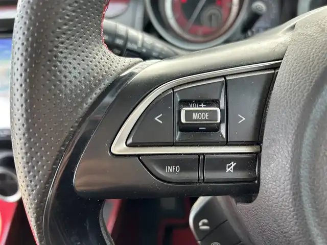 スズキ スイフト スポーツ セーフティPKG 愛媛県 2018(平30)年 5.5万km スーパーブラックパール ６速ＭＴ/フォグランプ/ＬＥＤライト/オートライト/バックカメラ/全方位カメラ/フルセグＴＶ/純正アルミホイール/ドラレコ前方/純正フロアマット/ビルトインＥＴＣ/ＵＳＢ入力端子/レーンキープアシスト/シートヒーターD席/Bluetooth/クルーズコントロール有/追従走行有