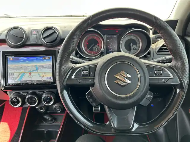 スズキ スイフト スポーツ セーフティPKG 愛媛県 2018(平30)年 5.5万km スーパーブラックパール ６速ＭＴ/フォグランプ/ＬＥＤライト/オートライト/バックカメラ/全方位カメラ/フルセグＴＶ/純正アルミホイール/ドラレコ前方/純正フロアマット/ビルトインＥＴＣ/ＵＳＢ入力端子/レーンキープアシスト/シートヒーターD席/Bluetooth/クルーズコントロール有/追従走行有