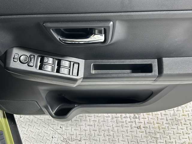 ダイハツ タフト G クロムベンチャー 沖縄県 2022(令4)年 2.7万km フォレストカーキメタリック 禁煙車/県外仕入れ/社外ナビ/→【BT/CD/DVD/フルセグTV】/バックカメラ/ガラスルーフ/前席シートヒーター/スマートアシスト/→衝突被害軽減ブレーキ/→レーンキープアシスト/→横滑り防止装置/→後方コーナーセンサー/純正LEDヘッドライト/フォグランプ/ルーフレール/１５インチ純正アルミ/スマートキー