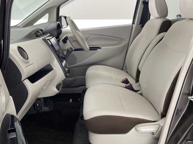 日産 デイズ J 宮崎県 2019(平31)年 5.2万km アッシュブラウンM 社外ナビ(CN-E320D)/CD/AM/FM/Bluetooth/衝突軽減ブレーキ/横滑り防止装置/電動格納ミラー/リモコンキー/ドライブレコーダー/フロアマット/ドアバイザー/バックカメラ
