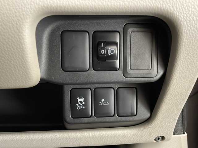日産 デイズ J 宮崎県 2019(平31)年 5.2万km アッシュブラウンM 社外ナビ(CN-E320D)/CD/AM/FM/Bluetooth/衝突軽減ブレーキ/横滑り防止装置/電動格納ミラー/リモコンキー/ドライブレコーダー/フロアマット/ドアバイザー/バックカメラ