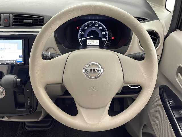 日産 デイズ J 宮崎県 2019(平31)年 5.2万km アッシュブラウンM 社外ナビ(CN-E320D)/CD/AM/FM/Bluetooth/衝突軽減ブレーキ/横滑り防止装置/電動格納ミラー/リモコンキー/ドライブレコーダー/フロアマット/ドアバイザー/バックカメラ