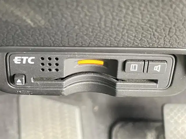 ホンダ ヴェゼル ハイブリッド Z ホンダセンシング 千葉県 2017(平29)年 2.7万km ルナシルバーM 禁煙車/ホンダセンシング/・衝突軽減ブレーキ/・歩行者事故低減ステアリング/・アダプティブ・クルーズ・コントロール/・車線維持支援システム/・路外逸脱抑制機能/・誤発進抑制機能/・先行車発進お知らせ機能/・標識認識機能/純正7インチナビ/CD/Bluetooth/フルセグ/バックカメラ/レーダークルーズコントロール/LEDオートライト/ハーフレザーシート/シートヒーター/純正17インチアルミホイール/ルーフレール/プッシュスタート/スマートキー