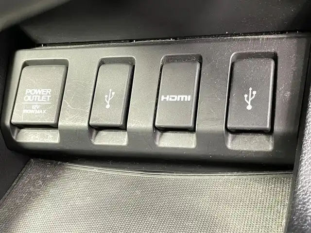 ホンダ ヴェゼル ハイブリッド Z ホンダセンシング 千葉県 2017(平29)年 2.7万km ルナシルバーM 禁煙車/ホンダセンシング/・衝突軽減ブレーキ/・歩行者事故低減ステアリング/・アダプティブ・クルーズ・コントロール/・車線維持支援システム/・路外逸脱抑制機能/・誤発進抑制機能/・先行車発進お知らせ機能/・標識認識機能/純正7インチナビ/CD/Bluetooth/フルセグ/バックカメラ/レーダークルーズコントロール/LEDオートライト/ハーフレザーシート/シートヒーター/純正17インチアルミホイール/ルーフレール/プッシュスタート/スマートキー