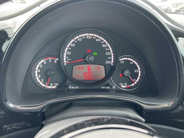 フォルクスワーゲン ザ・ビートル デザイン 岐阜県 2015(平27)年 14.4万km 黒 登録時走行距離143883km/純正ナビ/バックカメラ/フルセグTV/ターボ/Blue tooth/ETC/LEDヘッドライト/社外フロアマット/スマートキー/プッシュスタート/スペアキー/純正ホイールキャップ/エアバッグ/ABS