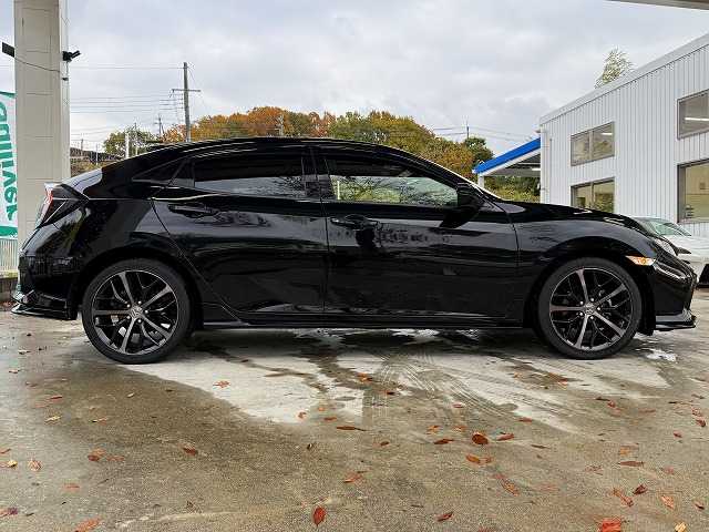 ホンダ シビック ハッチバック ホンダセンシング 兵庫県 2020(令2)年 4万km クリスタルブラックパール 後期モデル/6MT/純正ナビ/フルセグTV/ETC2.0/バックカメラ/ハーフレザーシート/ホンダセンシング/両前席パワーシート＆シートヒーター/純正18インチAW/ステアリングリモコン/LEDヘッドライト/Aライト/前後ドラレコ