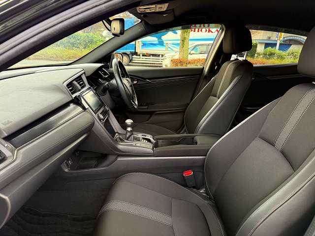 ホンダ シビック ハッチバック ホンダセンシング 兵庫県 2020(令2)年 4万km クリスタルブラックパール 後期モデル/6MT/純正ナビ/フルセグTV/ETC2.0/バックカメラ/ハーフレザーシート/ホンダセンシング/両前席パワーシート＆シートヒーター/純正18インチAW/ステアリングリモコン/LEDヘッドライト/Aライト/前後ドラレコ