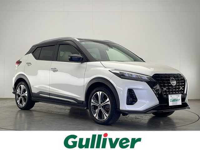 日産 キックス X 宮崎県 2020(令2)年 6.6万km ブリリアントホワイトパール/ピュアブラック 2トーン 禁煙車/エマージェンシーブレーキ/純正9型ナビTV/（MM323D-L/CD/DVD/Bluetooth/フルセグTV)/純正バックカメラ/純正ドライブレコーダー/純正LEDオートライト/純正フォグ/純正エアロ/純正17インチアルミ/純正フロアマット/プロパイロット/クリアランスソナー/電子パーキング/オートホールド/clazzioシートカバー/本革巻ハンドル/ウインカードアミラー/オートエアコン/ETC/インテリジェントキー/プッシュエンジンスタート/スペアキー/新車時保証書/取扱い説明書