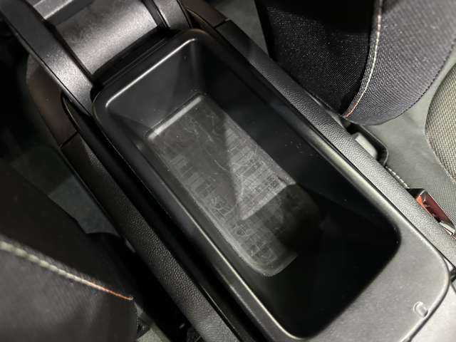 ＭＩＮＩ ミニ クラブマン クーパーD 千葉県 2016(平28)年 3.2万km ピュアバーガンディー ペッパーＰＫＧ　/ＡＣＣ　/ナビ　/Ｂｌｕｅｔｏｏｔｈ接続　/Ｂカメラ　/ＬＥＤヘッドライト　/エキサイトメントＰＫＧ　/ストレージコンパートメントＰＫＧ　/コンフォートアクセス　/衝突軽減Ｂ　/ＰＤＣ　/ミラー型ＥＴＣ