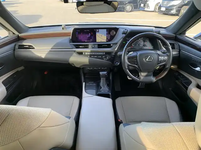 レクサス ＥＳ 300h 大分県 2019(平31)年 5.5万km ソニックチタニウム ・純正メモリーナビ/・フルセグ/・バックカメラ/・ETC2.0/・ステアリングスイッチ/・PCS/・ACC/・LDA/・AHB/・クリアランスソナー/・レザーシート/・純正アルミホイール