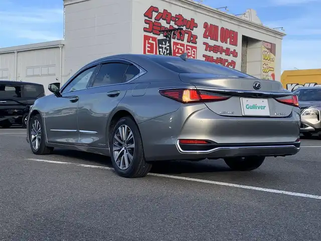 レクサス ＥＳ 300h 大分県 2019(平31)年 5.5万km ソニックチタニウム ・純正メモリーナビ/・フルセグ/・バックカメラ/・ETC2.0/・ステアリングスイッチ/・PCS/・ACC/・LDA/・AHB/・クリアランスソナー/・レザーシート/・純正アルミホイール